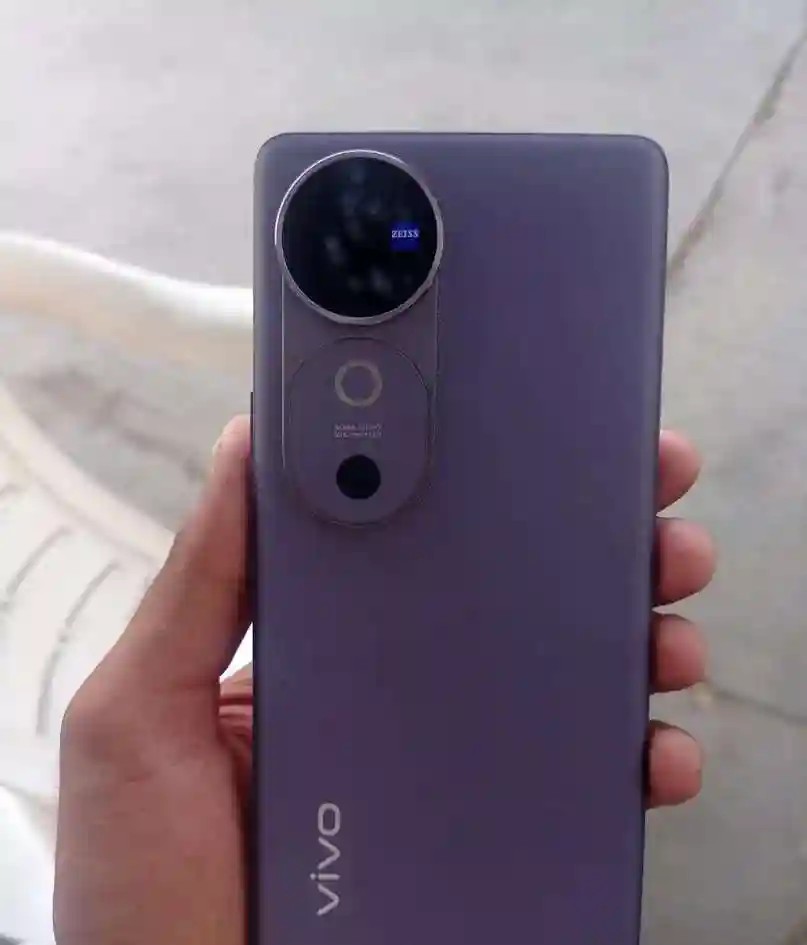 vivo Y77