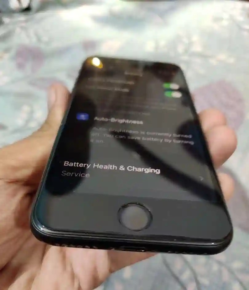 Apple iPhone SE (2020)