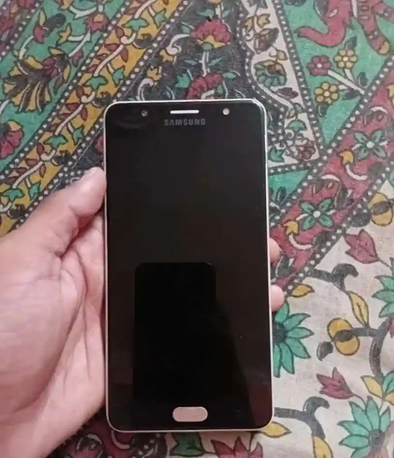 Samsung Galaxy J7 Max