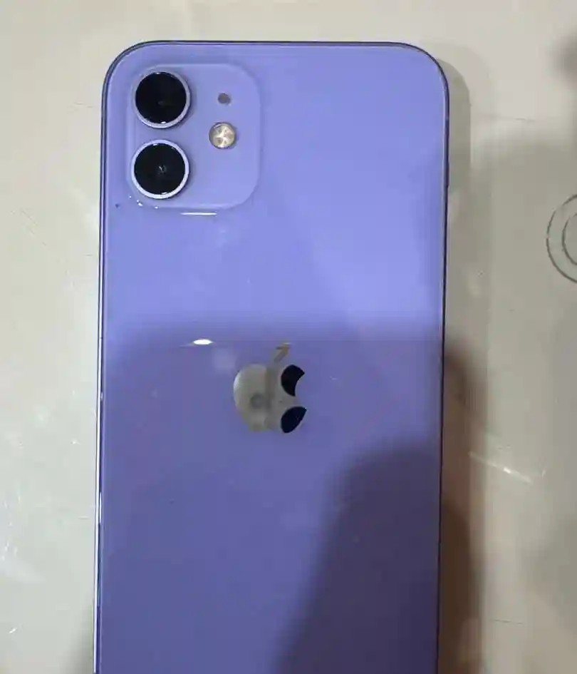 Apple iPhone 12