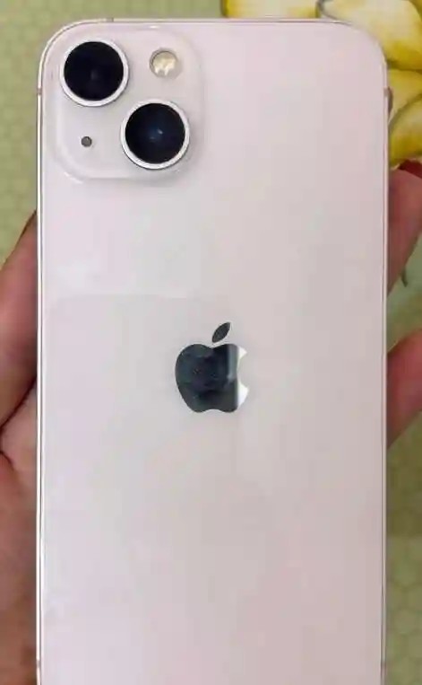 Apple iPhone 13