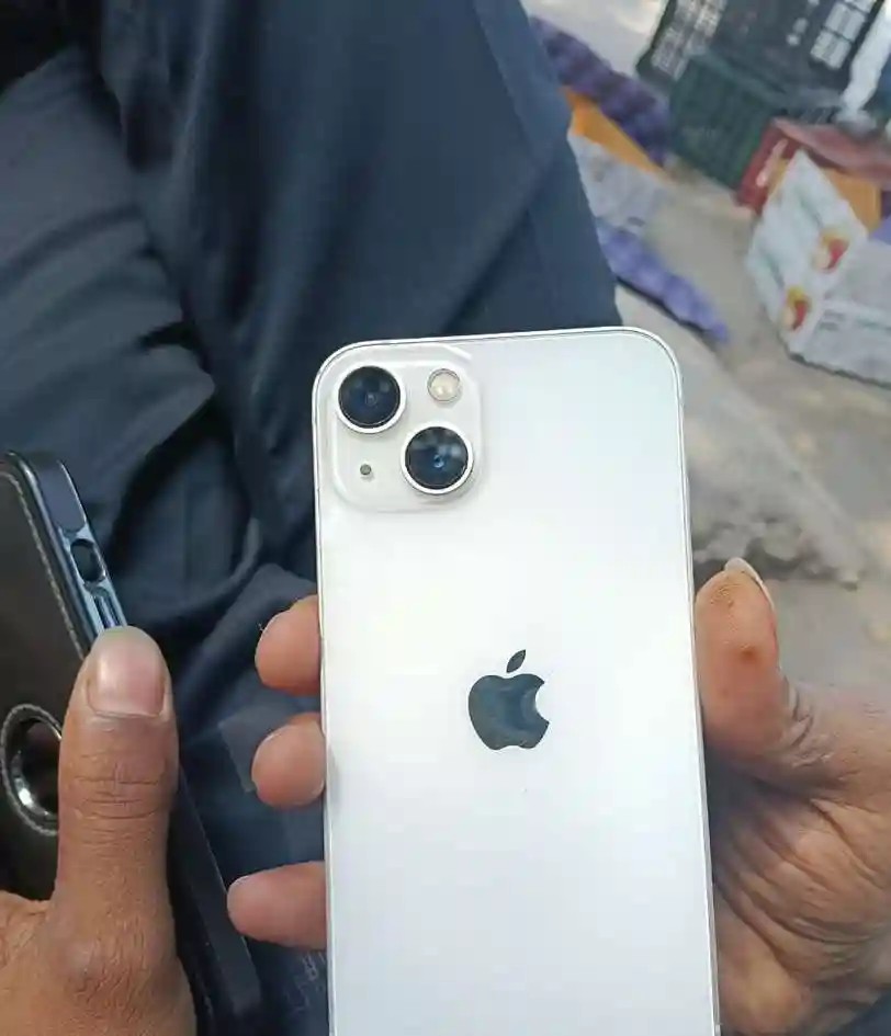 Apple iPhone 13