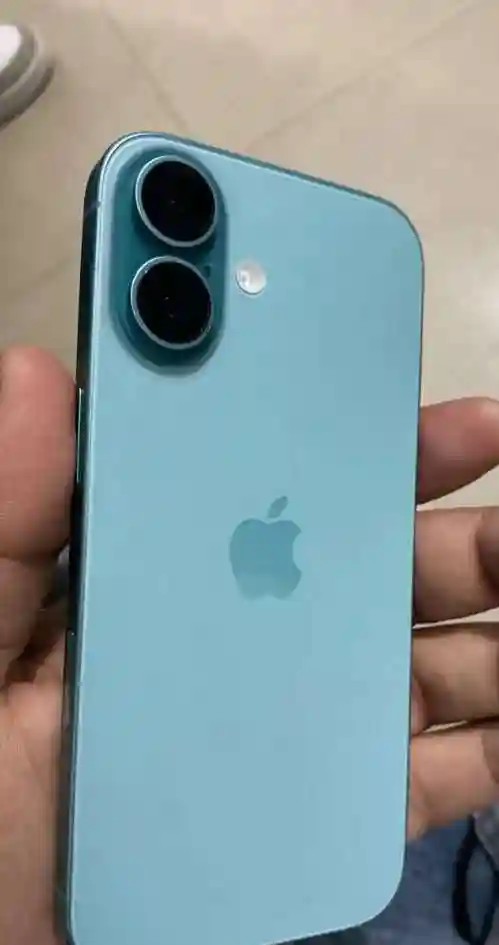 Apple iPhone 16