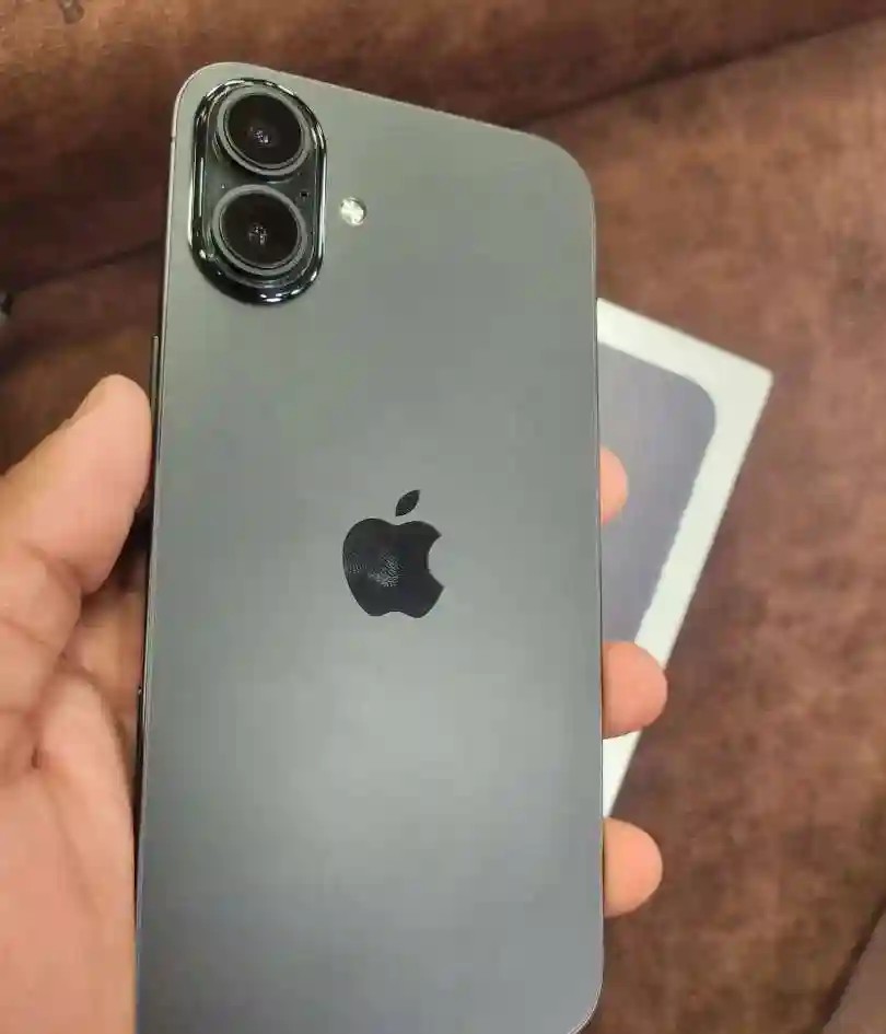 Apple iPhone 16