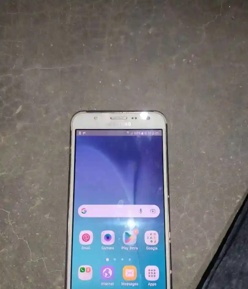Samsung Galaxy J7
