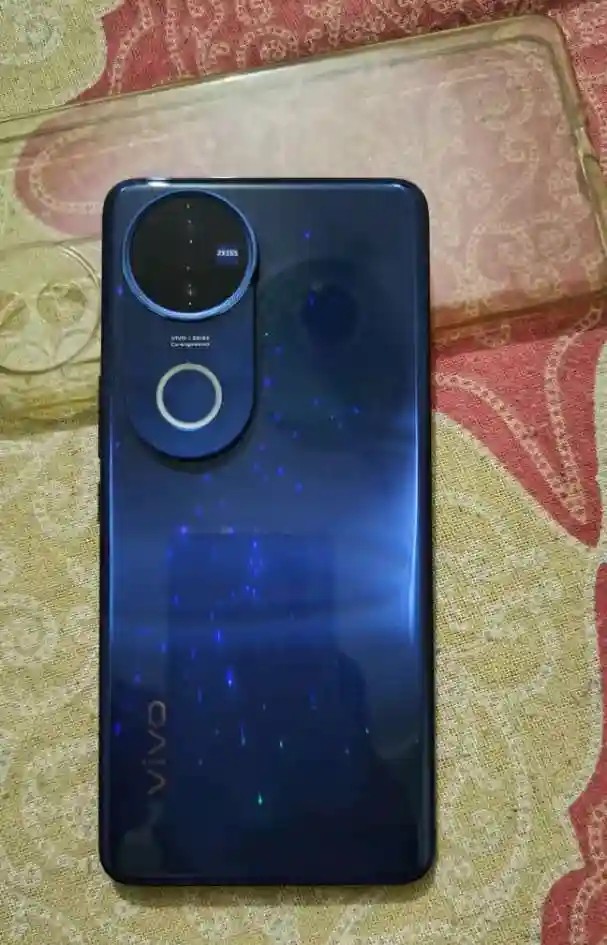 vivo V50