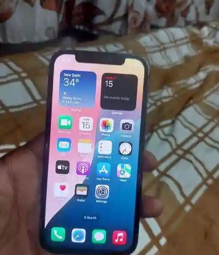 Apple iPhone 12