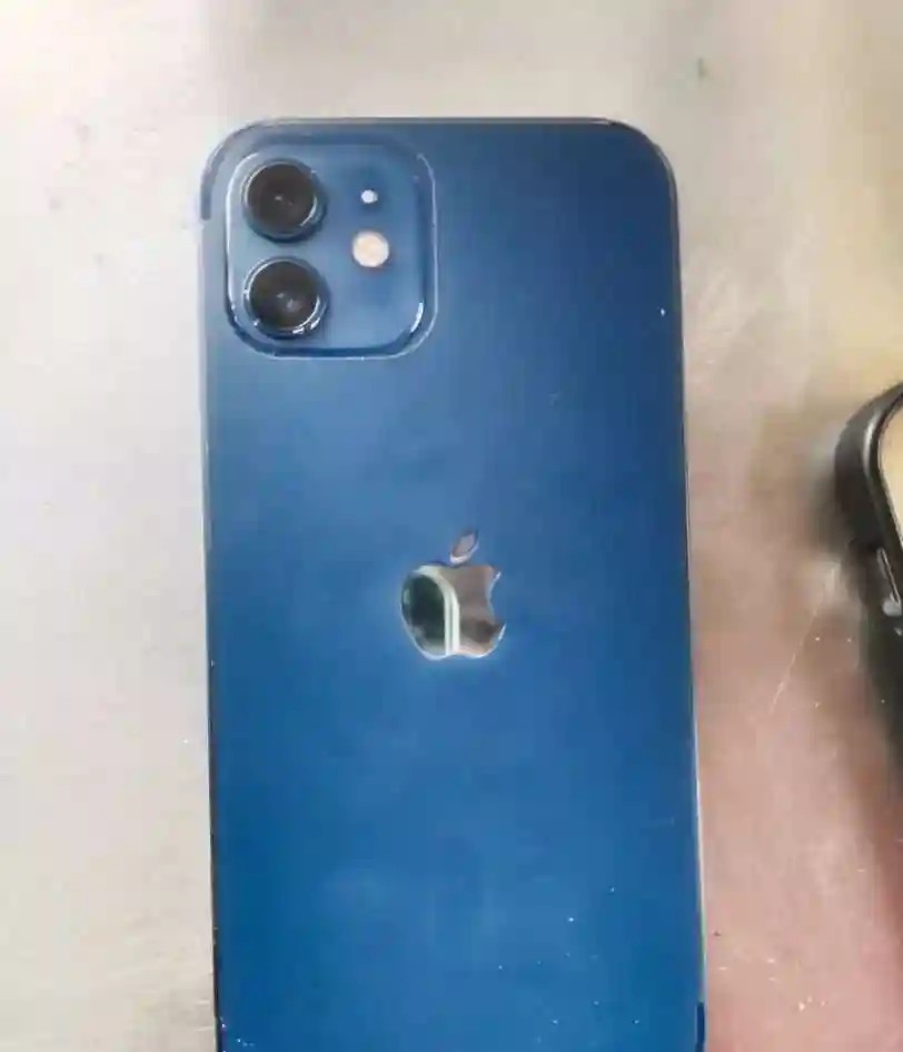 Apple iPhone 12