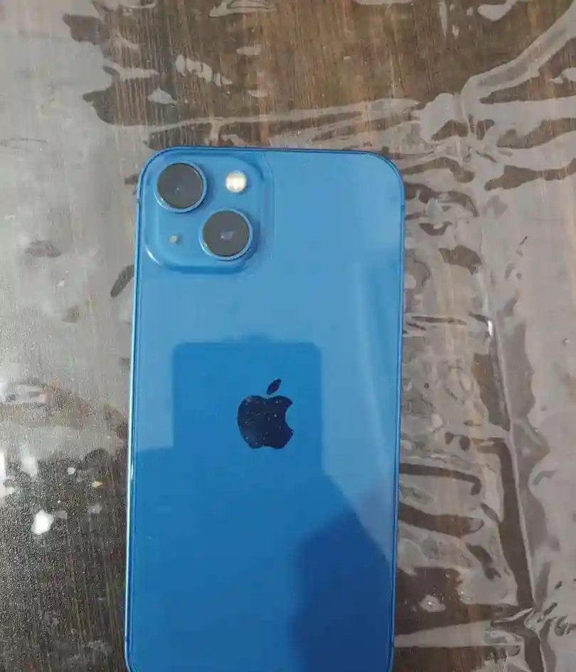 Apple iPhone 13