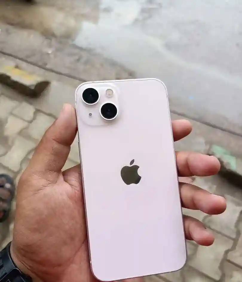 Apple iPhone 13