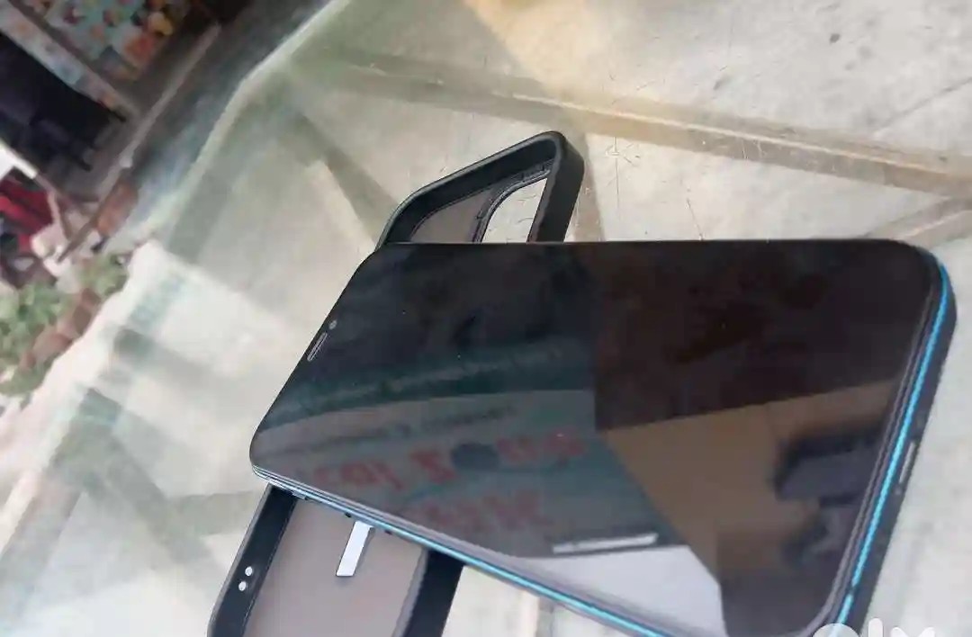Apple iPhone 12