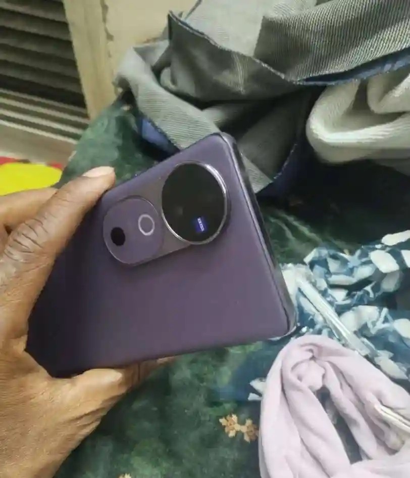 vivo V40