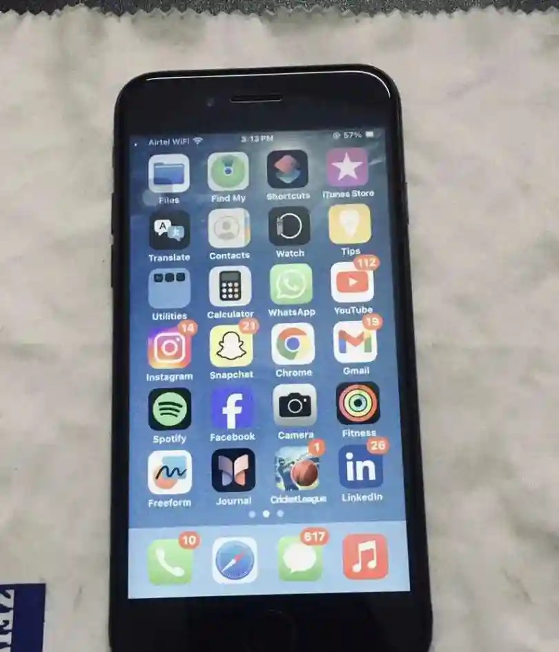Apple iPhone SE (2020)