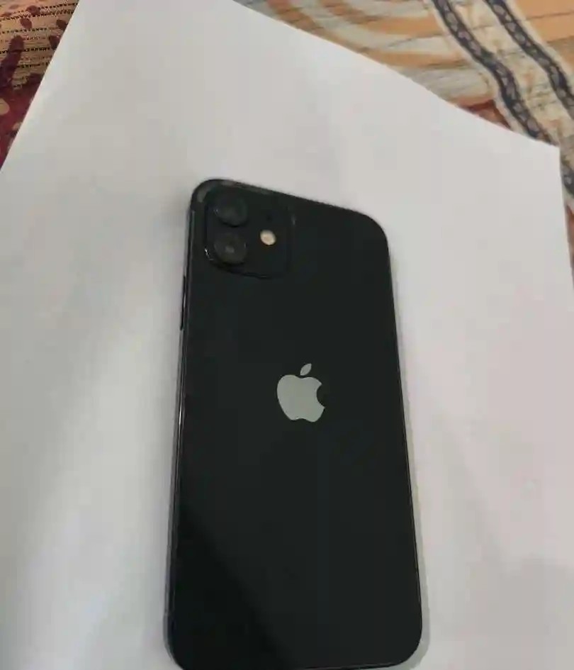 Apple iPhone 12