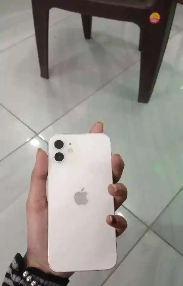 Apple iPhone 12