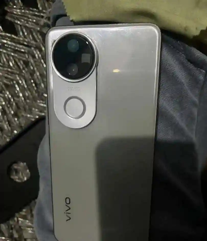 vivo V50e