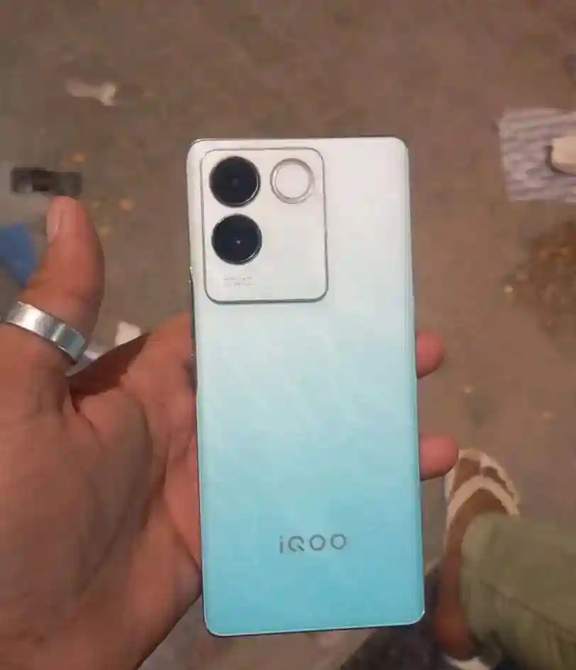 vivo iQOO Z7 Pro
