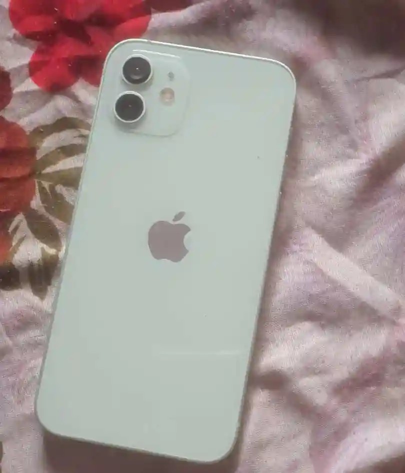 Apple iPhone 12