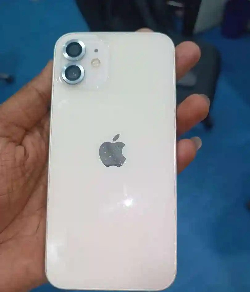 Apple iPhone 12