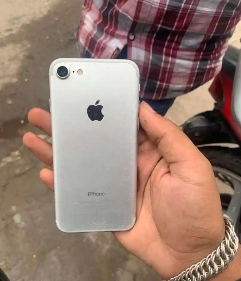 Apple iPhone 7