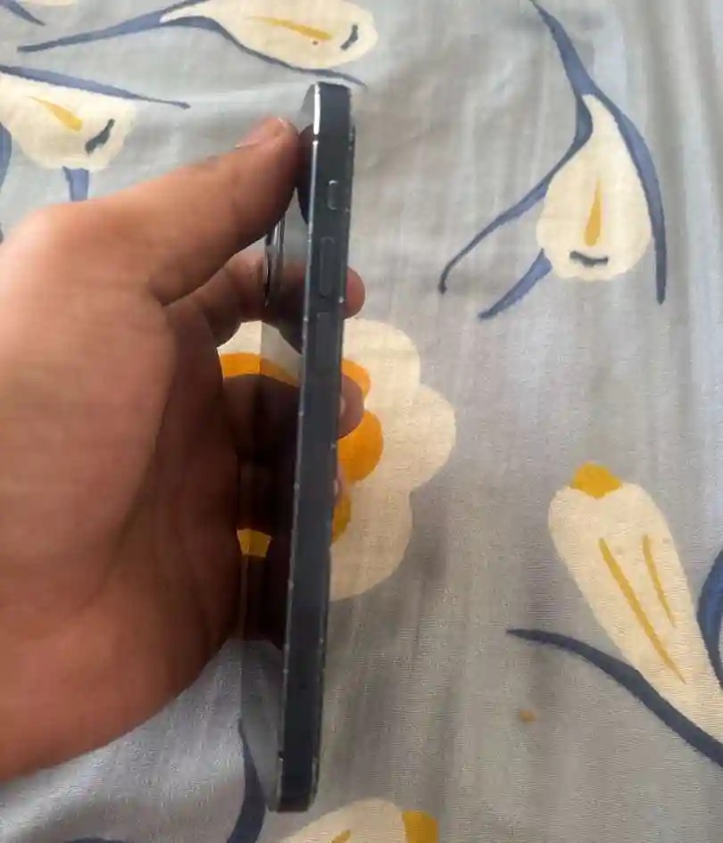 Apple iPhone 12
