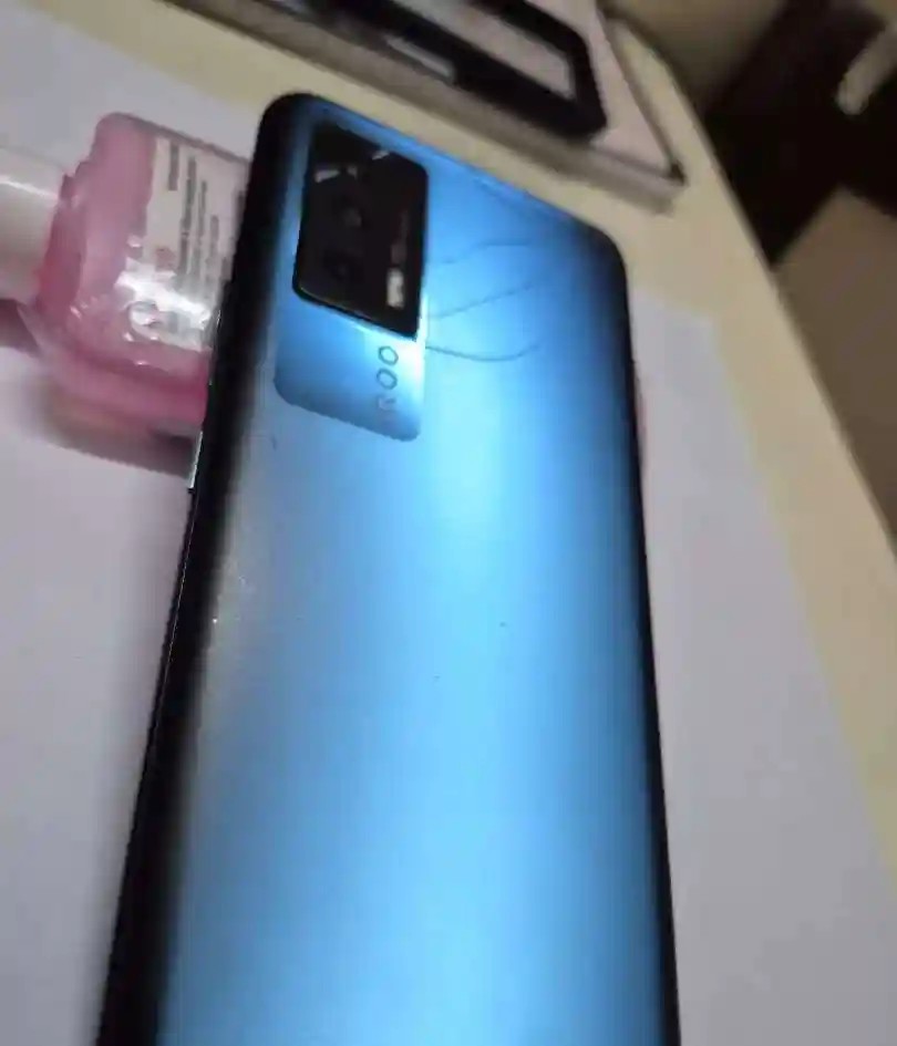 vivo iQOO 7