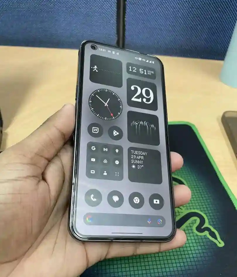 Nothing Phone (1)