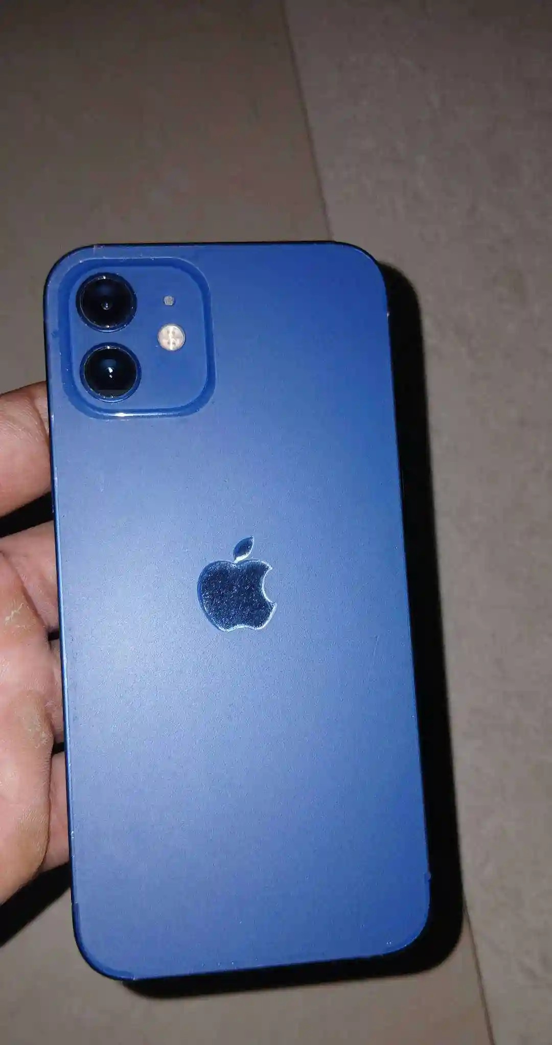 Apple iPhone 12