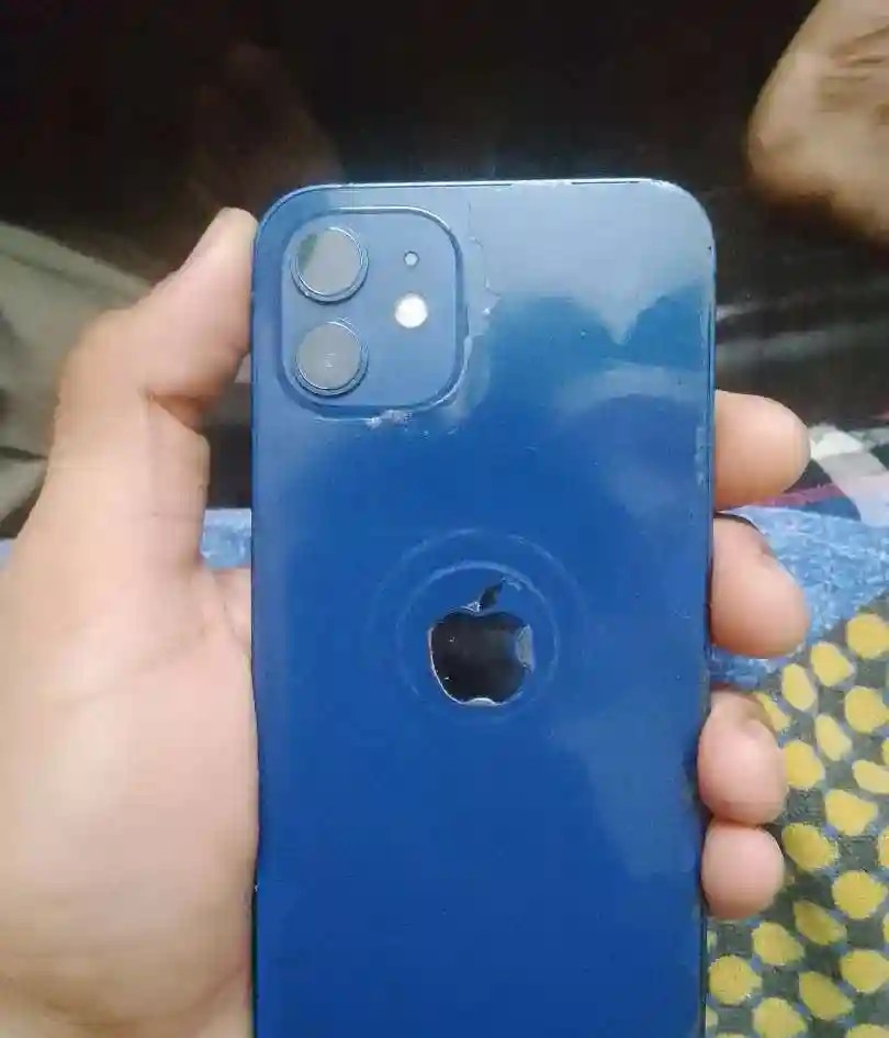 Apple iPhone 12