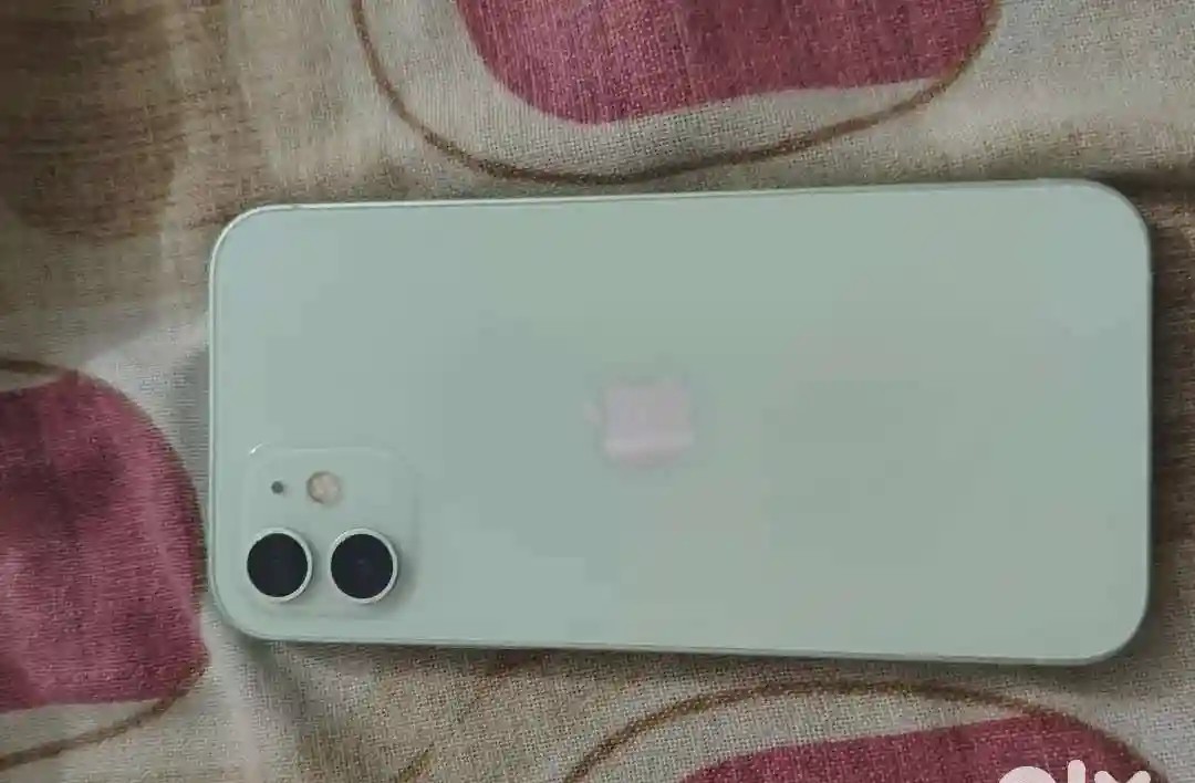 Apple iPhone 12