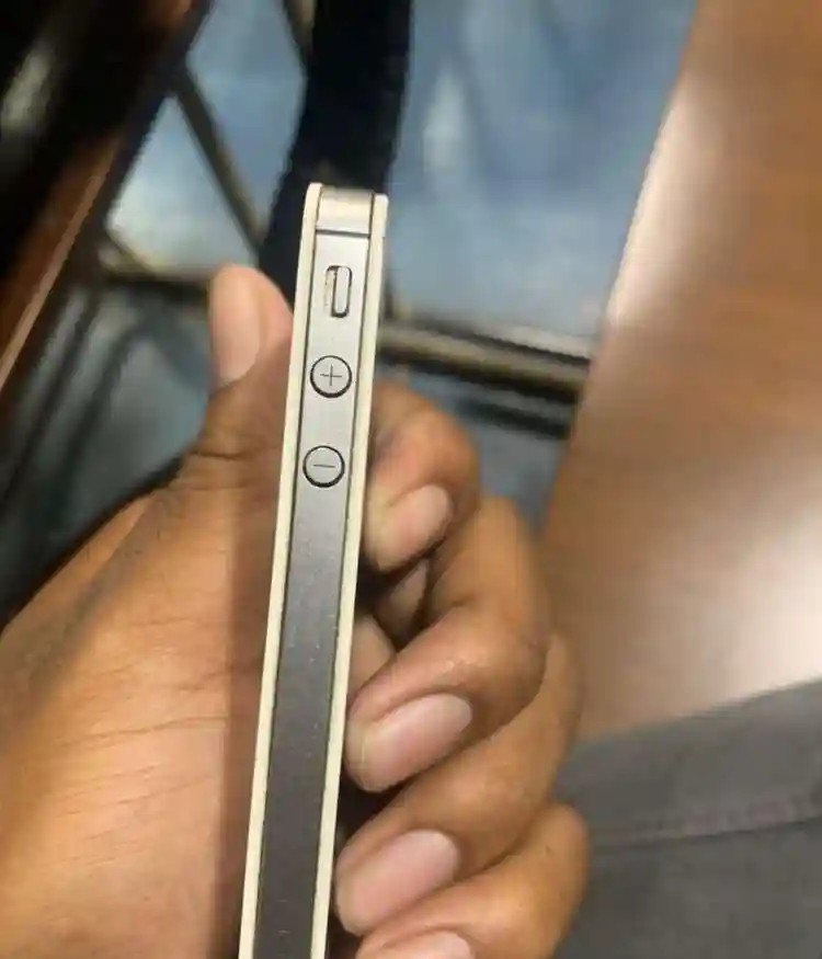 Apple iPhone 4