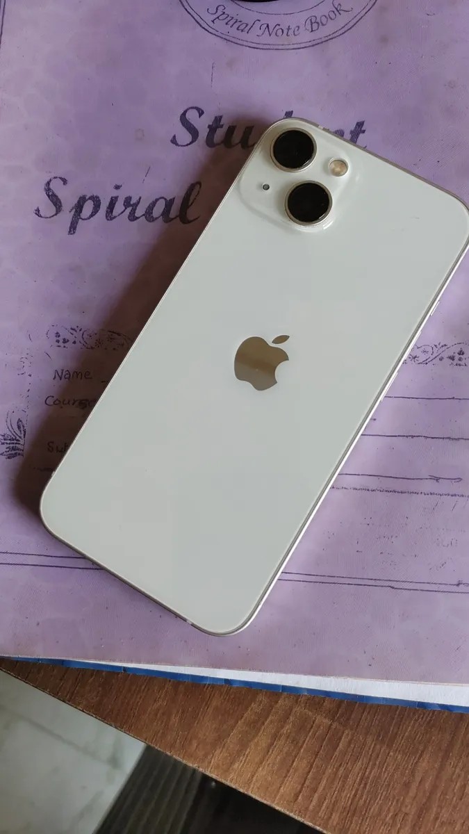 Apple iPhone 13