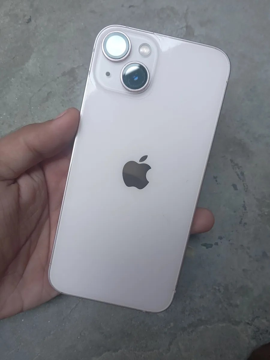 Apple iPhone 13