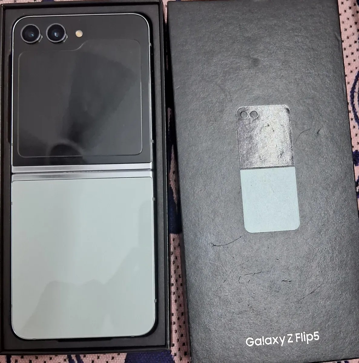 Samsung Galaxy Z Flip5