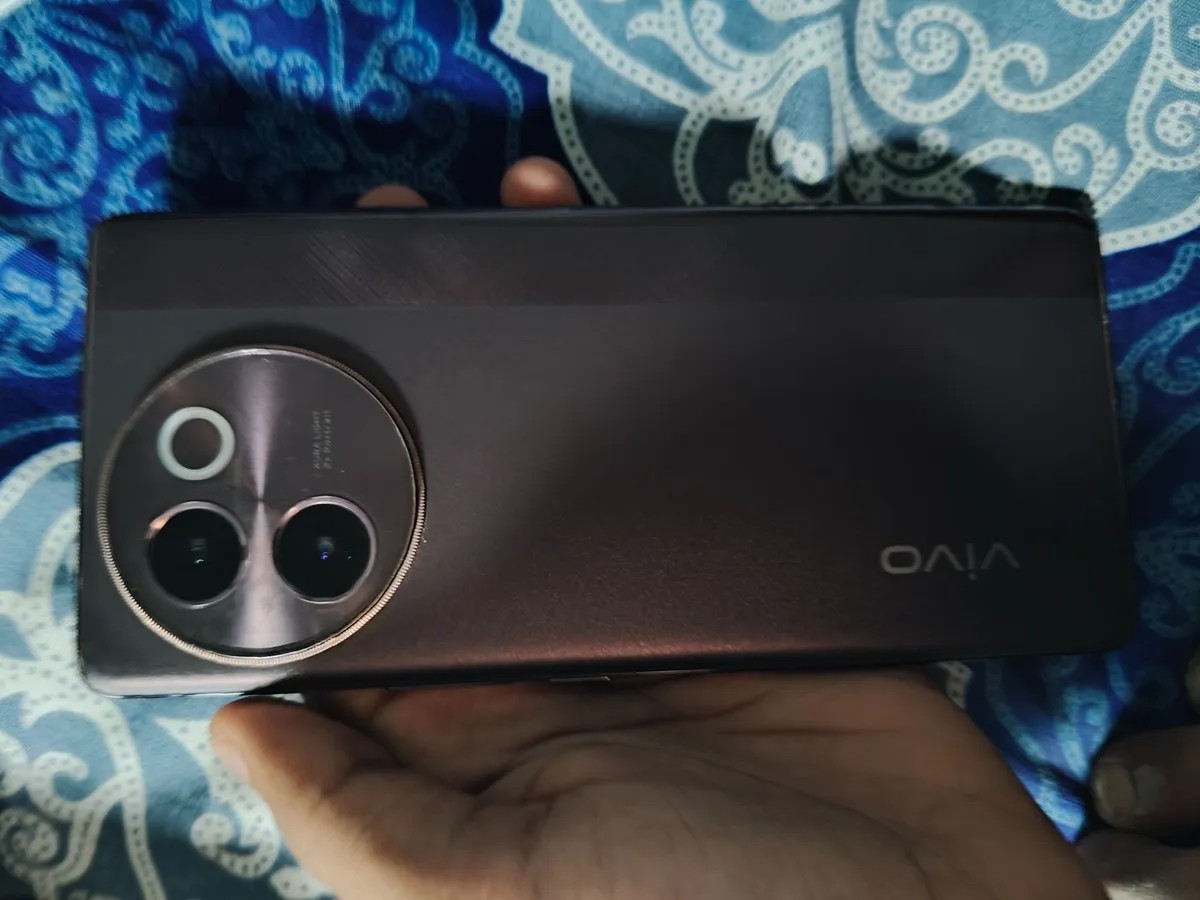 vivo V30e