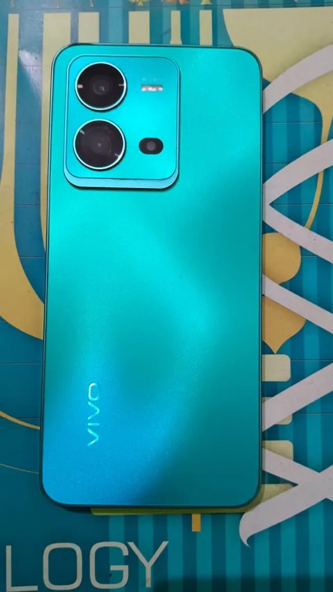 vivo V25