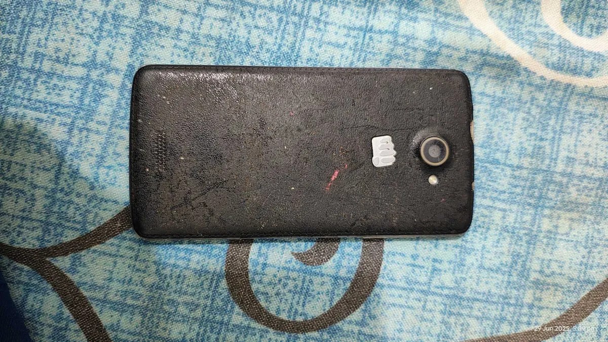 Micromax A121 Canvas Elanza 2