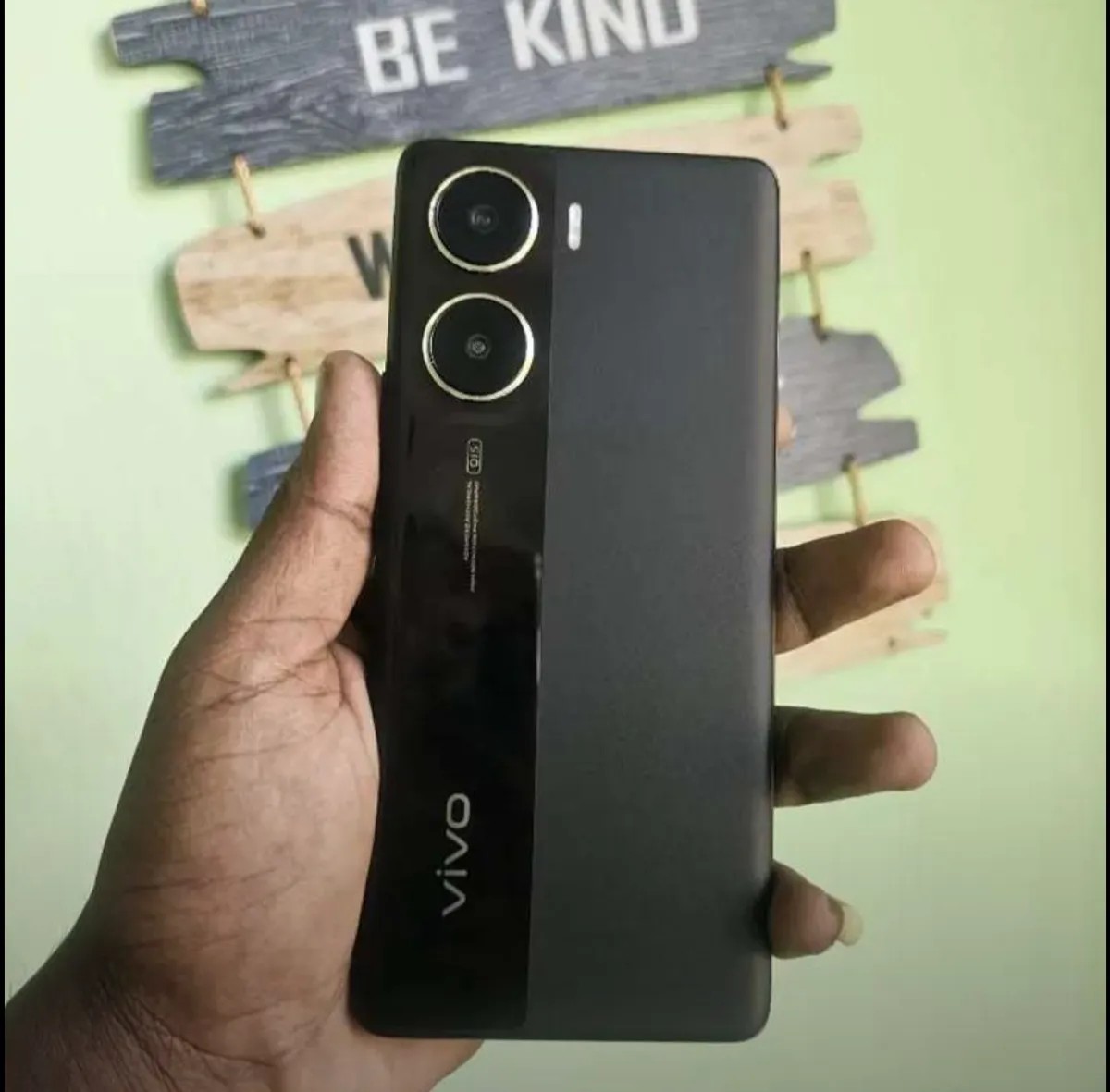 vivo V29e (India)