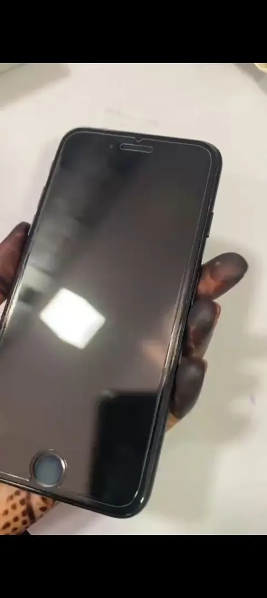 Apple iPhone 7