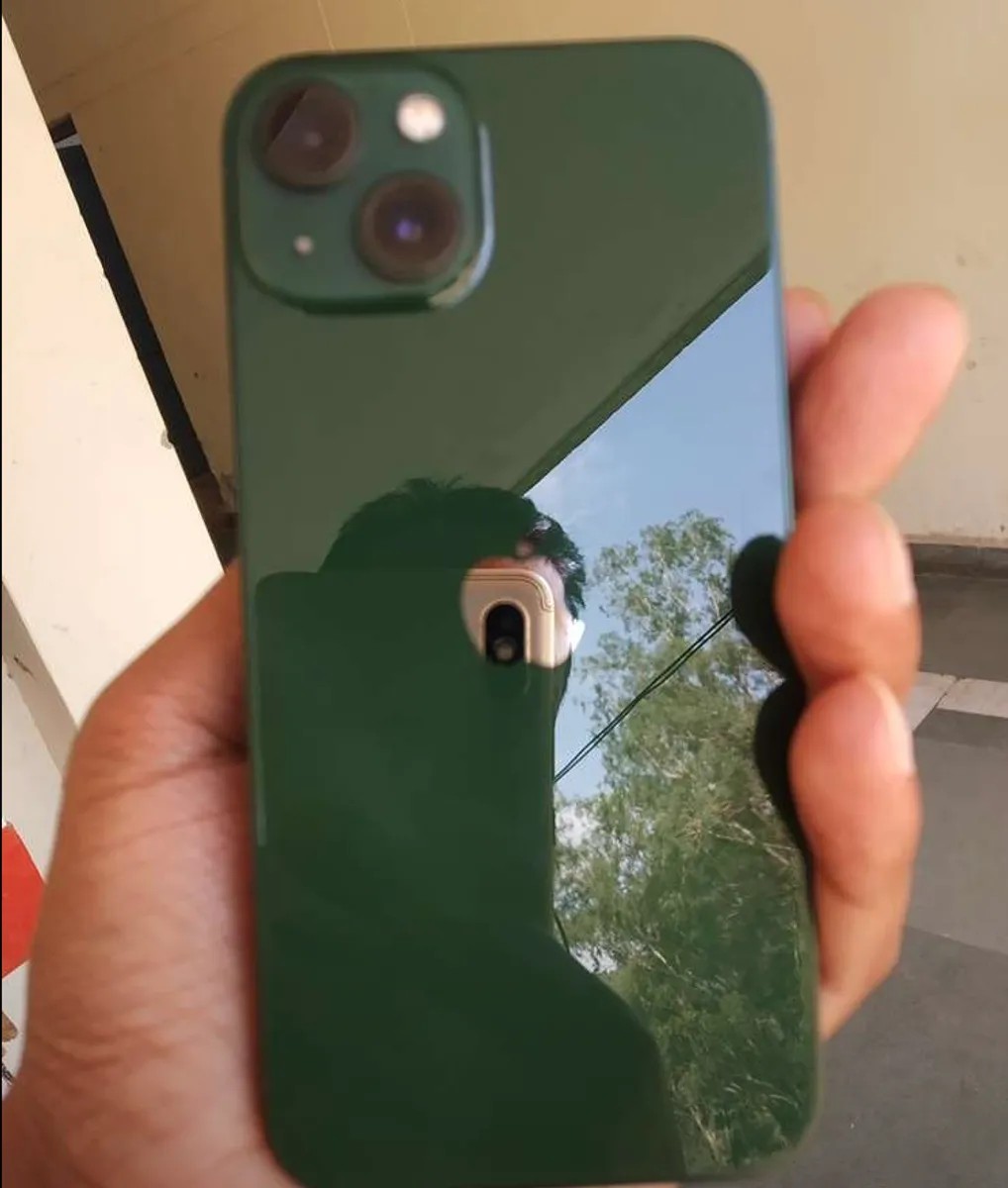 Apple iPhone 13