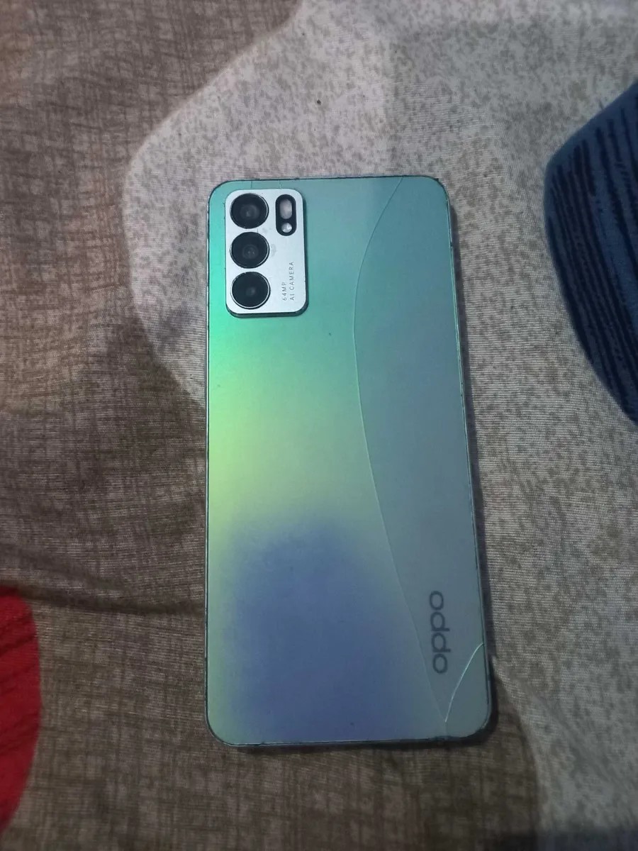 Oppo Reno6
