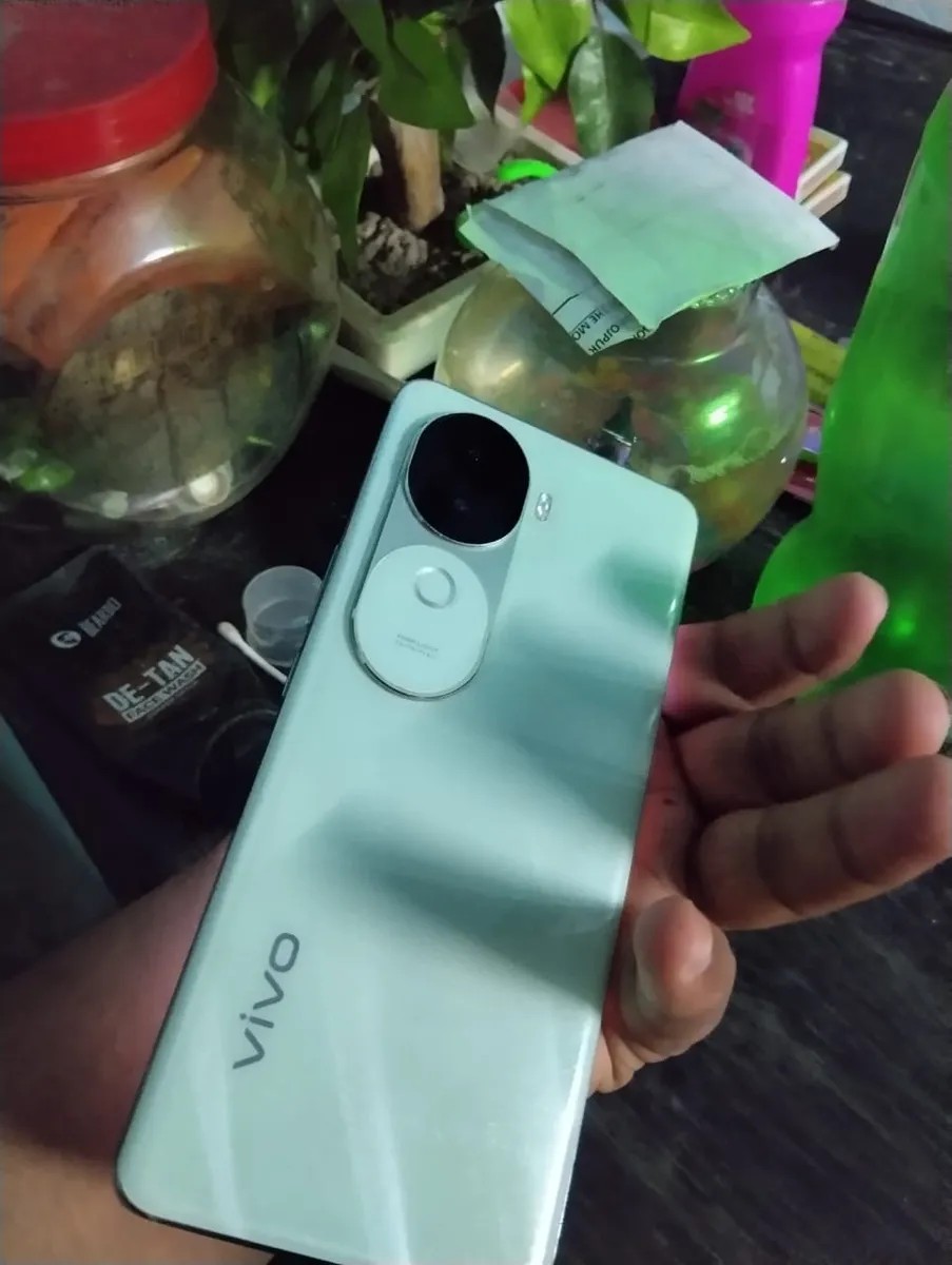 vivo V40e