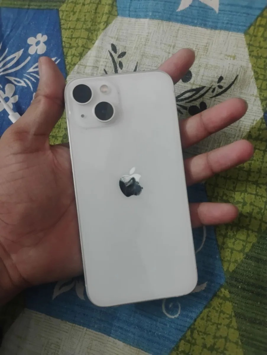 Apple iPhone 13