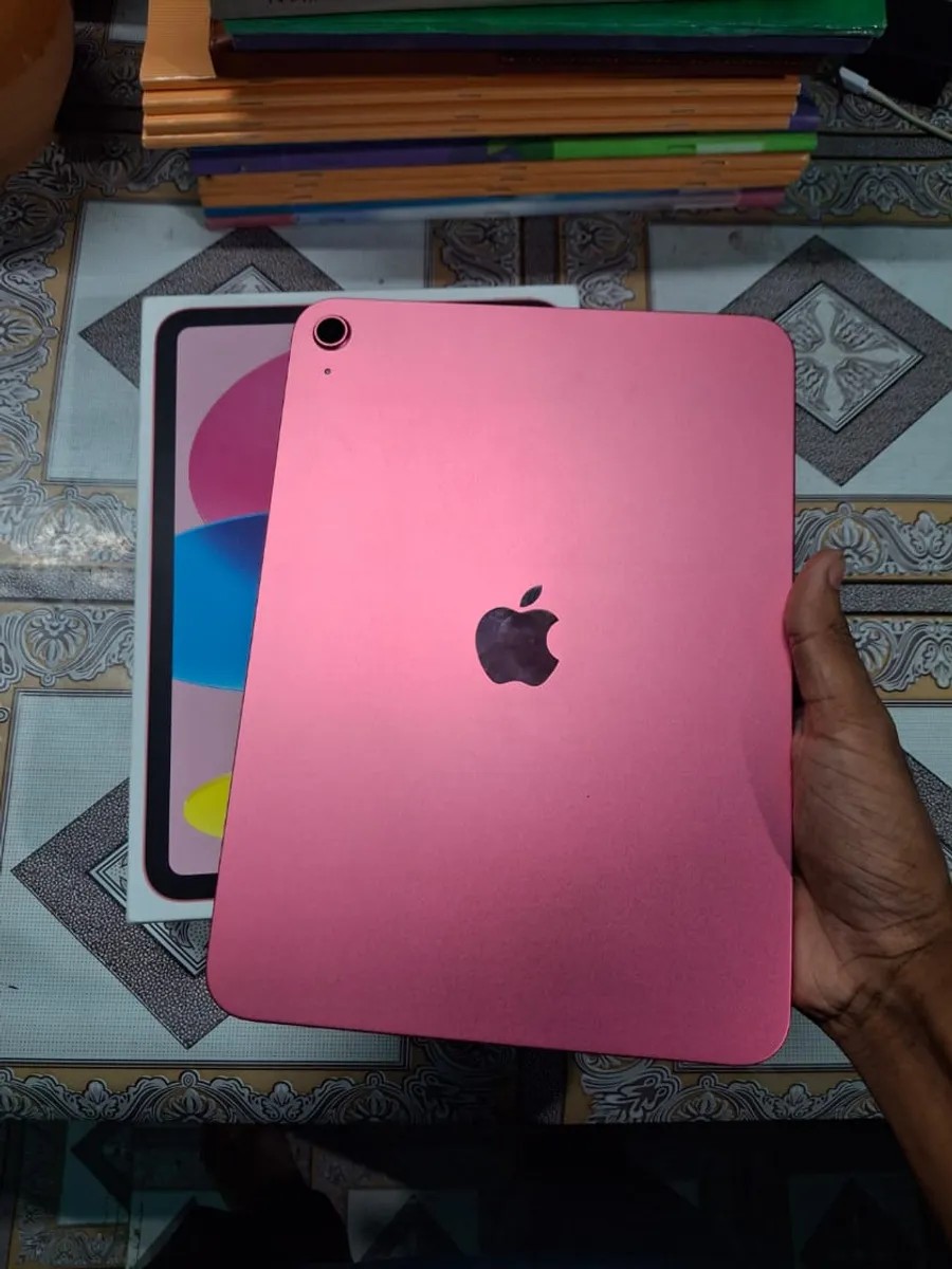 Apple iPad (2025)