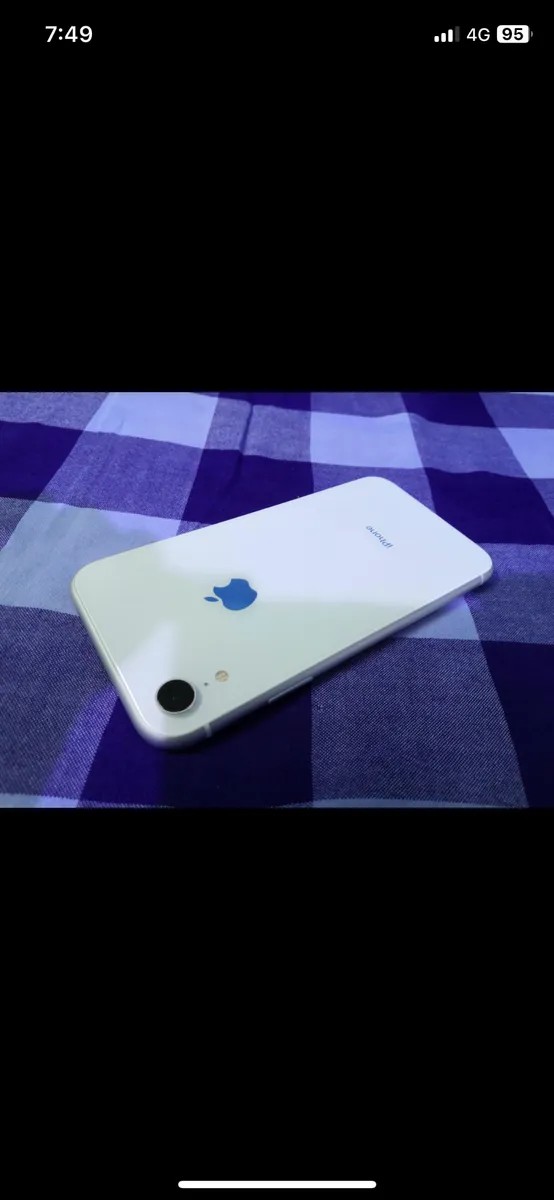 Apple iPhone XR