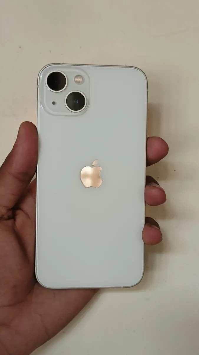 Apple iPhone 13