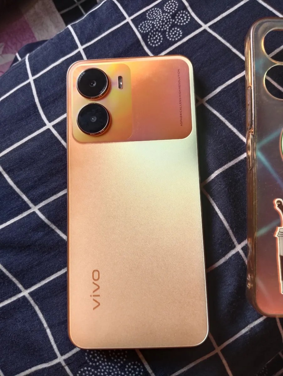 vivo Y56