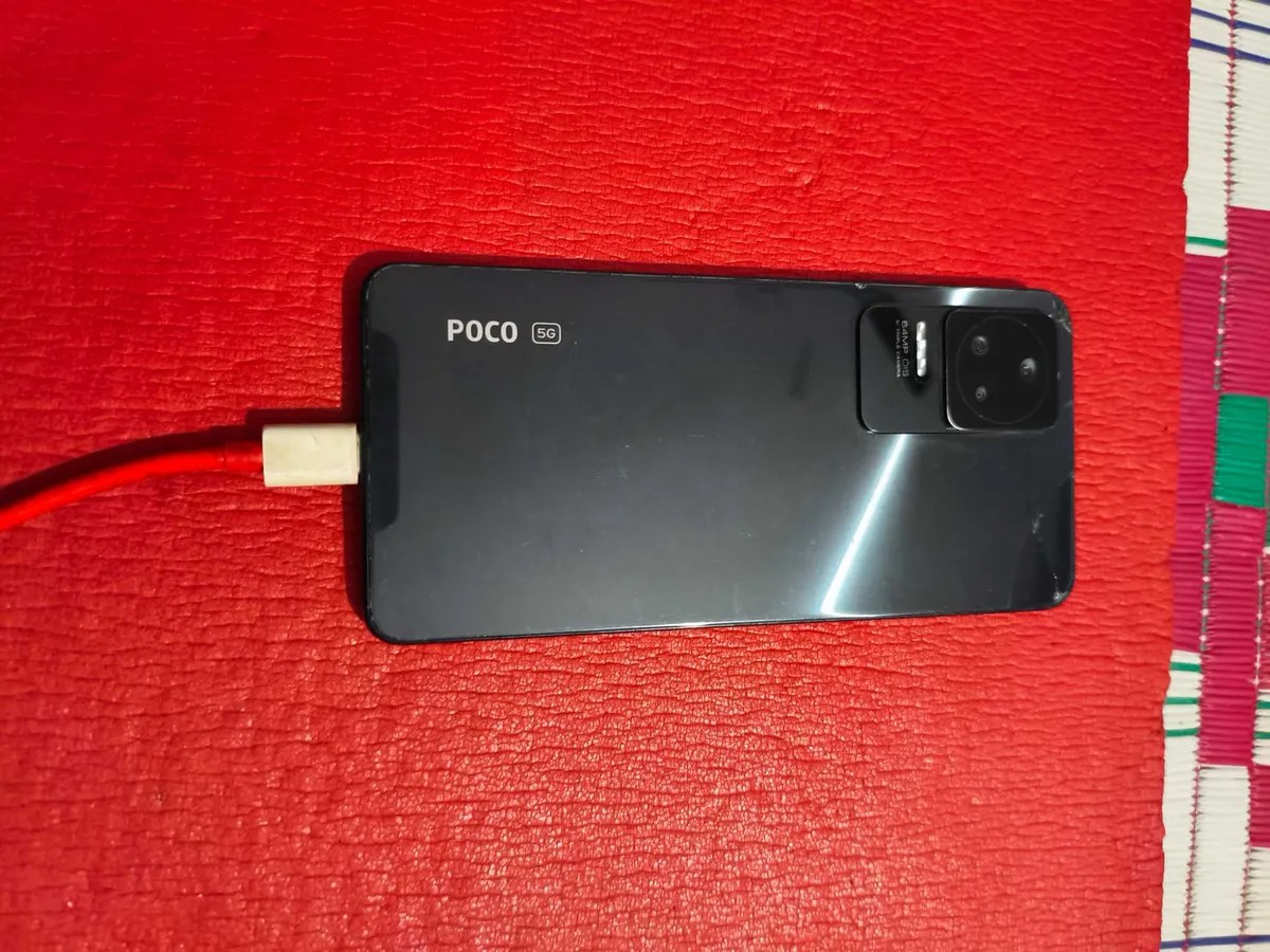 Xiaomi Poco F4