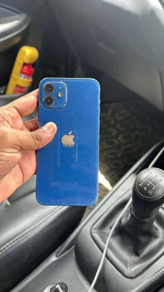 Apple iPhone 12