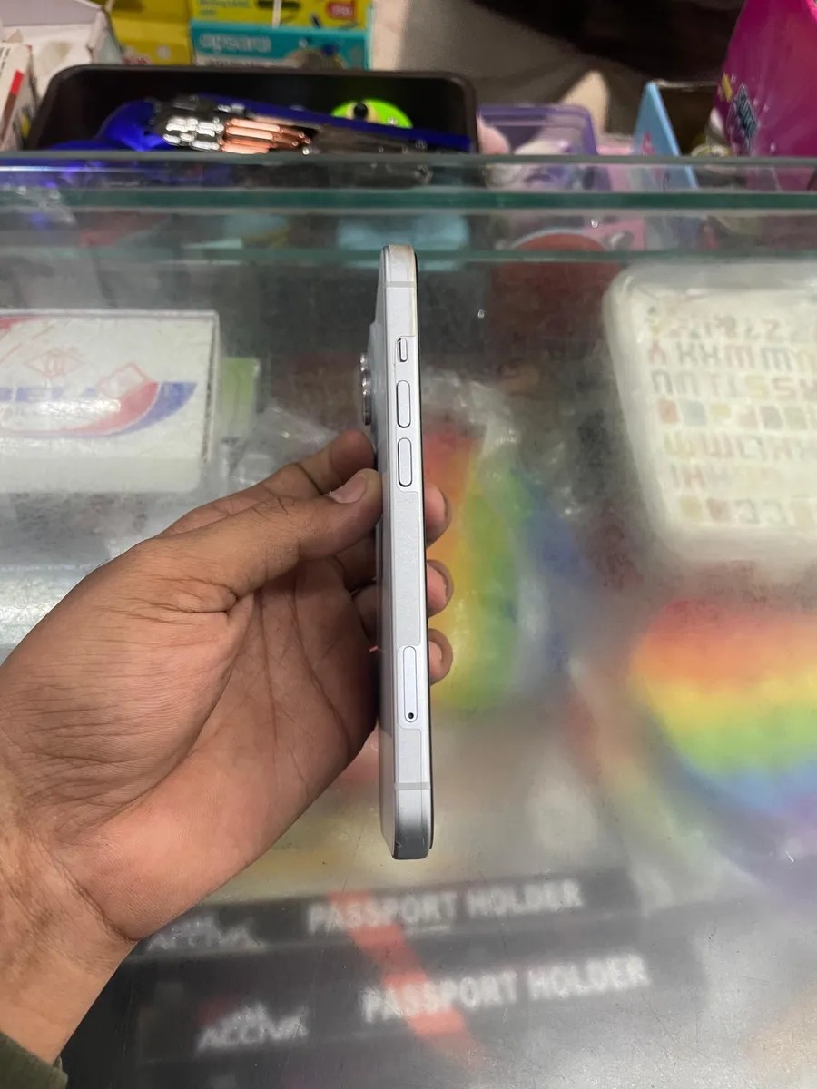 Apple iPhone 15